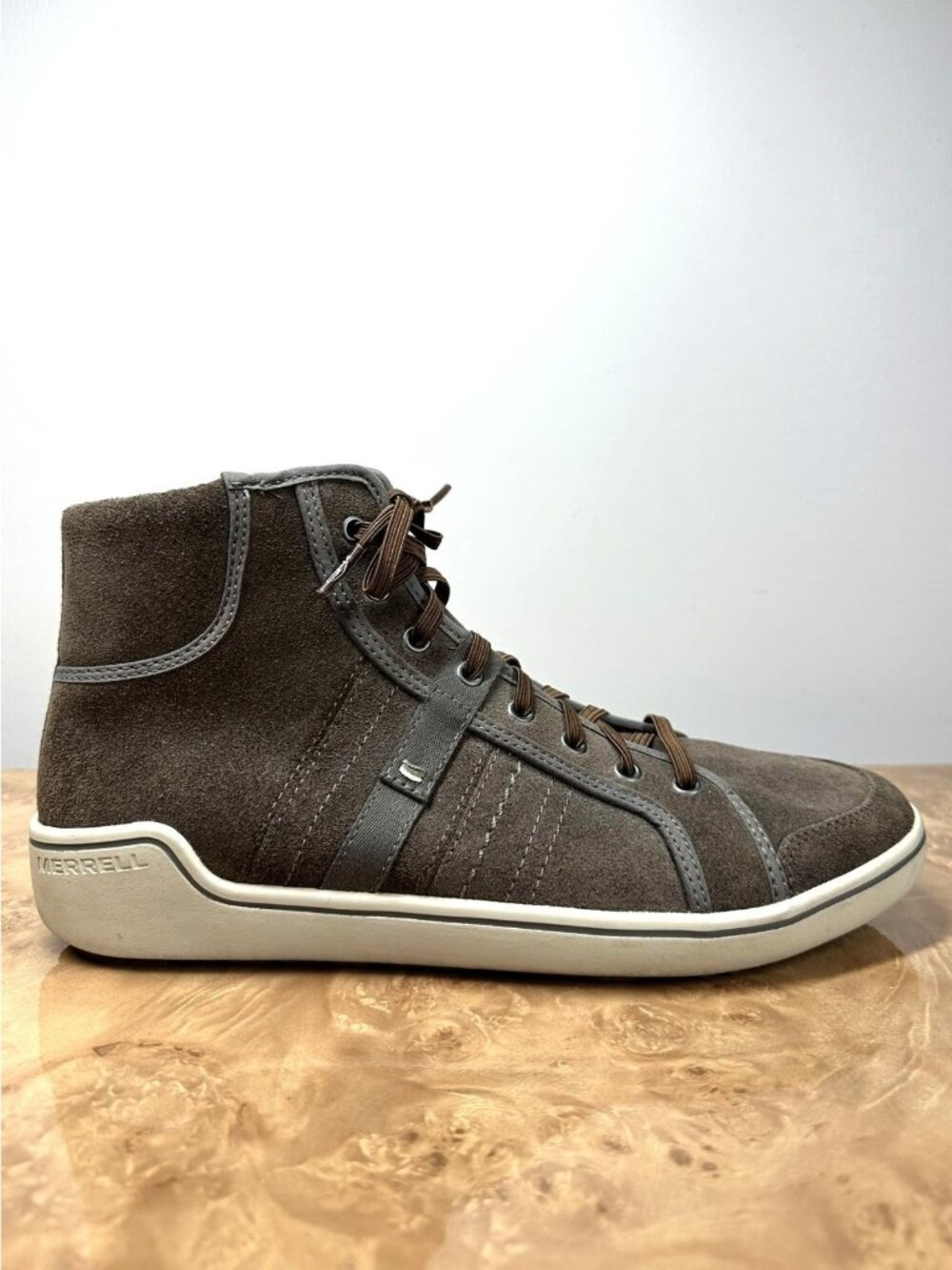 Merrell J16671 Mens 9 Brown Suede High Top Sneakers Casual Lifestyle Shoes